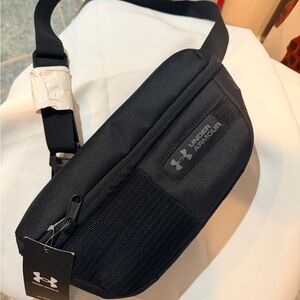 Under Armour Black Belt Bag